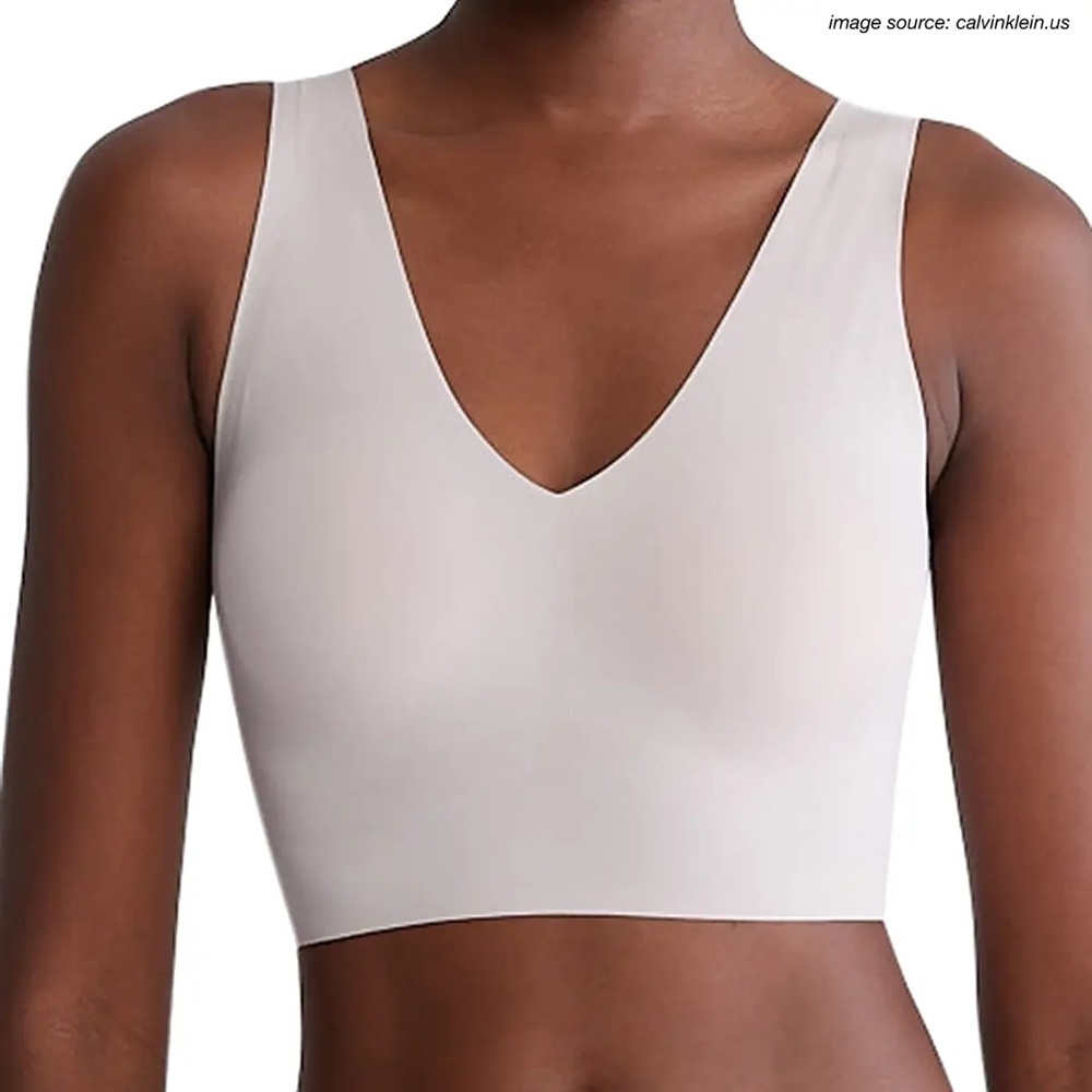 NWOT Calvin Klein Invisibles Comfort V-Neck Comfort Bralette